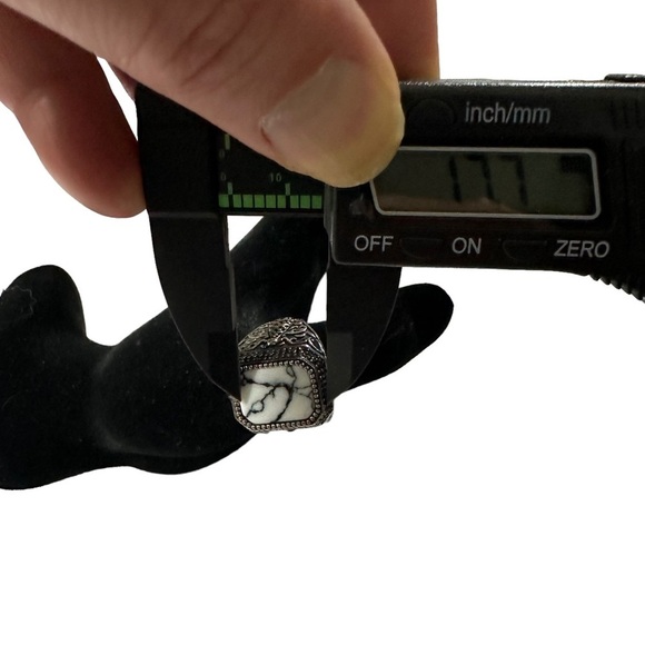 Artisan Crafted Ornate 925 Sterling Silver White Buffalo Cabochon Size 11 14.5g - Picture 9 of 14